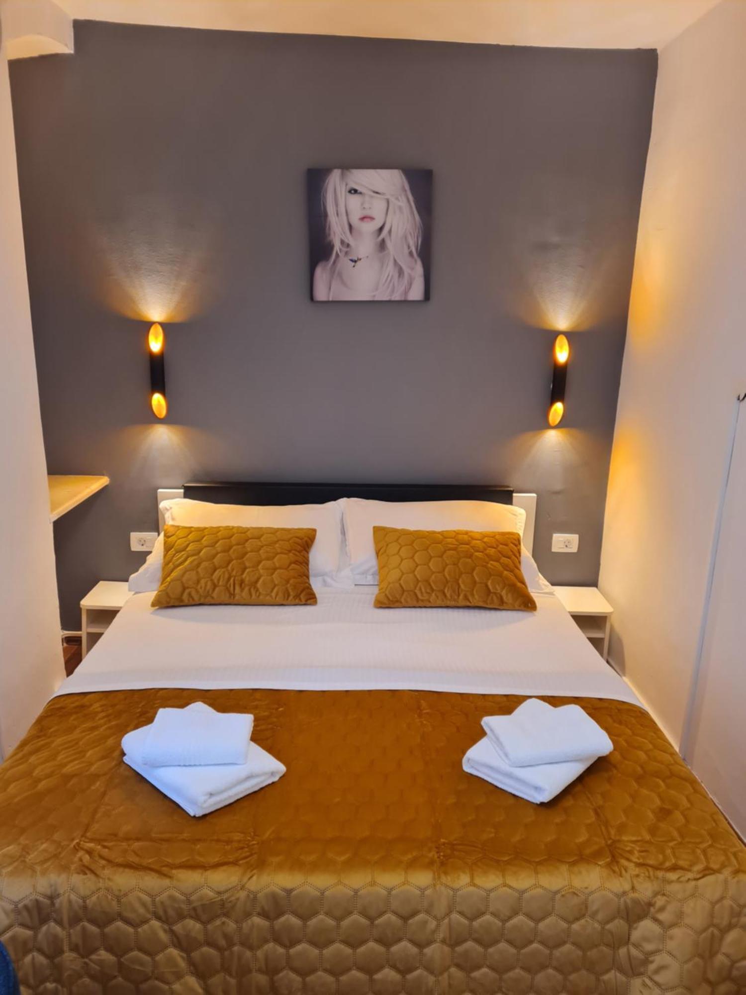 Inchy Accommodation - In The Center Of Diocletian'S Palace سبليت المظهر الخارجي الصورة